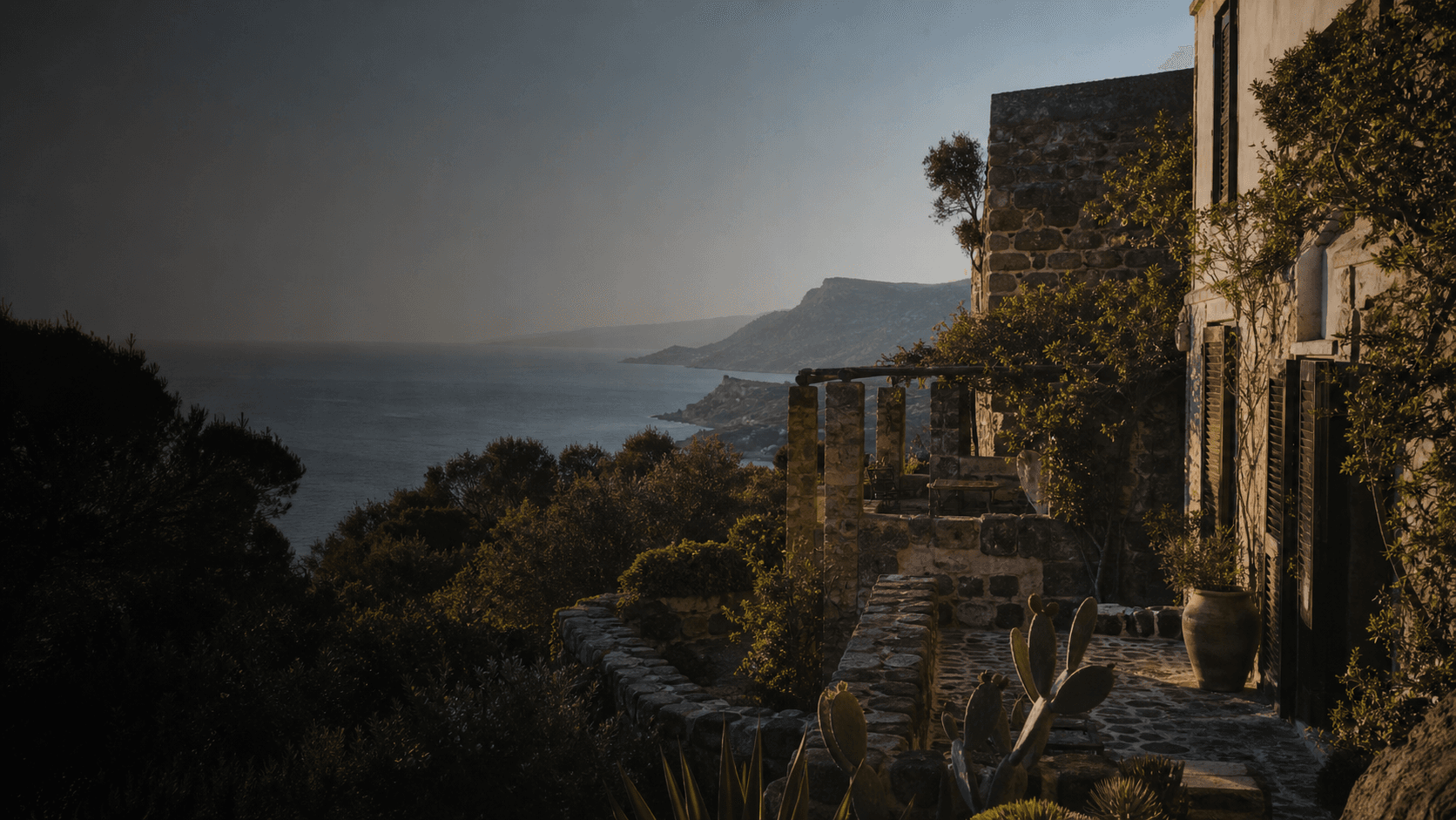 Villa siciliana in pietra con terrazza vista mare